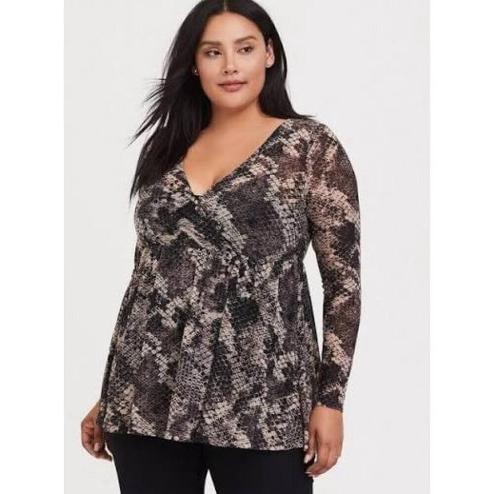 Torrid Babydoll Knit And Mesh Top Long Sleeve Sheer Sexy Stretchy VNeck 1X 14-16